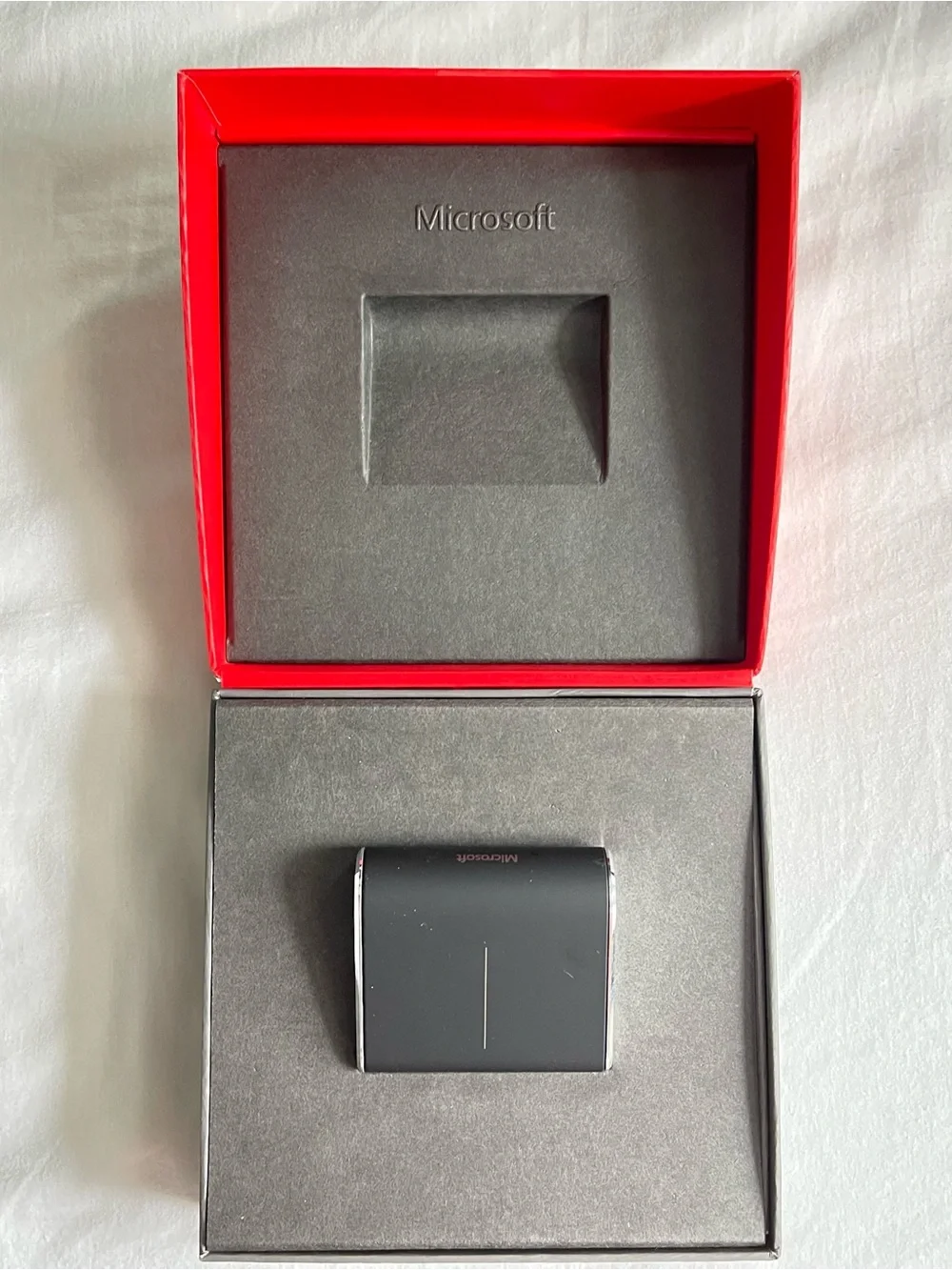 Microsoft Wedge Touch Bluetooth Mouse Model 1498 NEW OPEN BOX - tested